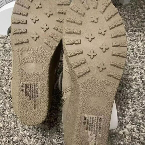 JellyPop Wedge Boots for Girls Size 5M New without box - Picture 3 of 4